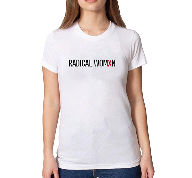 Camiseta Radical Womxn de corte ajustado